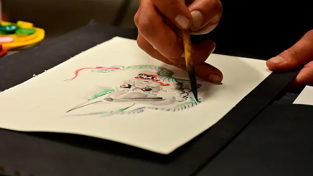 Malowanie pędzlem i tuszem na papierze
